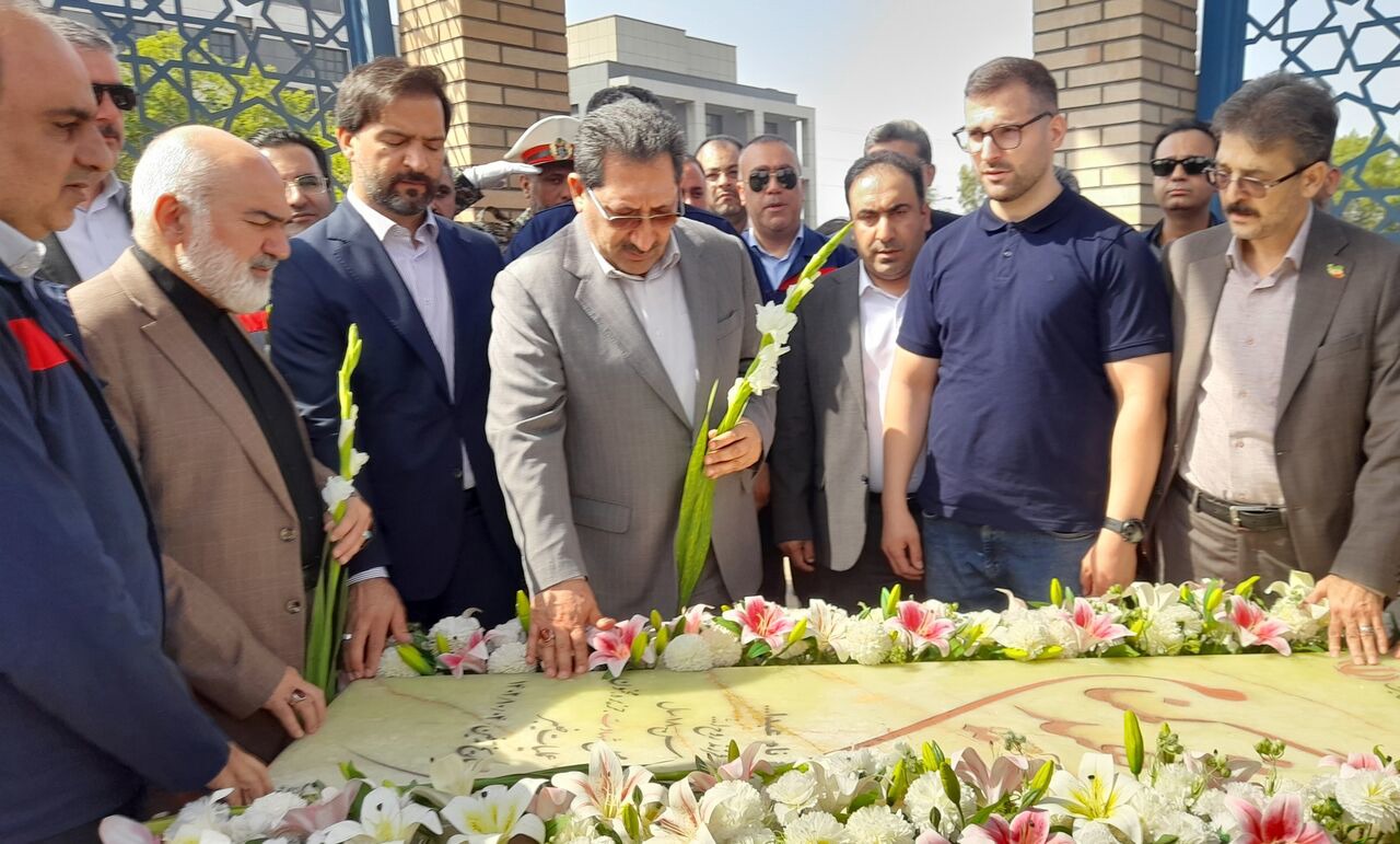 تجدید میثاق وزیر صمت با آرمان‌های شهدا در شرکت فولاد اکسین خوزستان | آخرین خبر