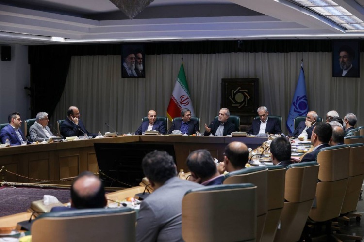 پزشکیان: انسجام نهاد‌های کلیدی اقتصادی ضرورت دارد