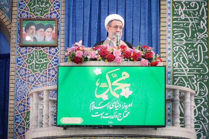 حفظ وحدت و هوشیاری خنثی کننده توطئه‌های دشمنان
