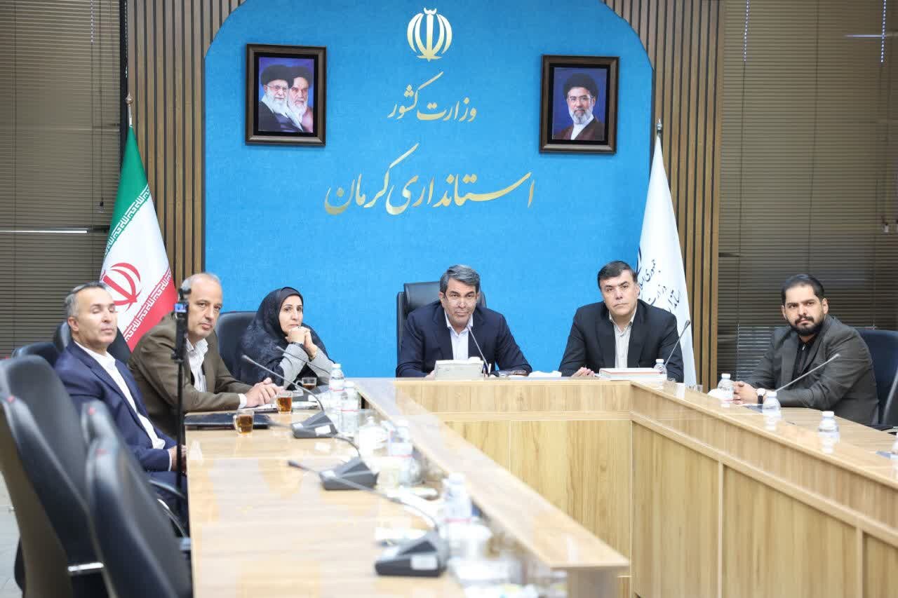 رکوردشکنی کرمان در توسعه انرژی‌های خورشیدی؛ ۷۰۰ مگاوات برق در راه است
