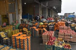 بررسی دقت ترازوهای میدان میوه و تره‌بار کرمان توسط کارشناسان استاندارد