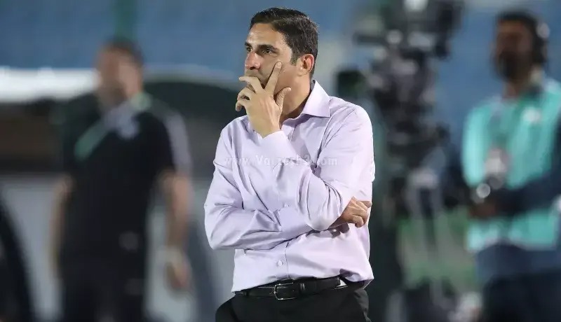 سرمربی شاکی پرسپولیس در کنار بزرگان!