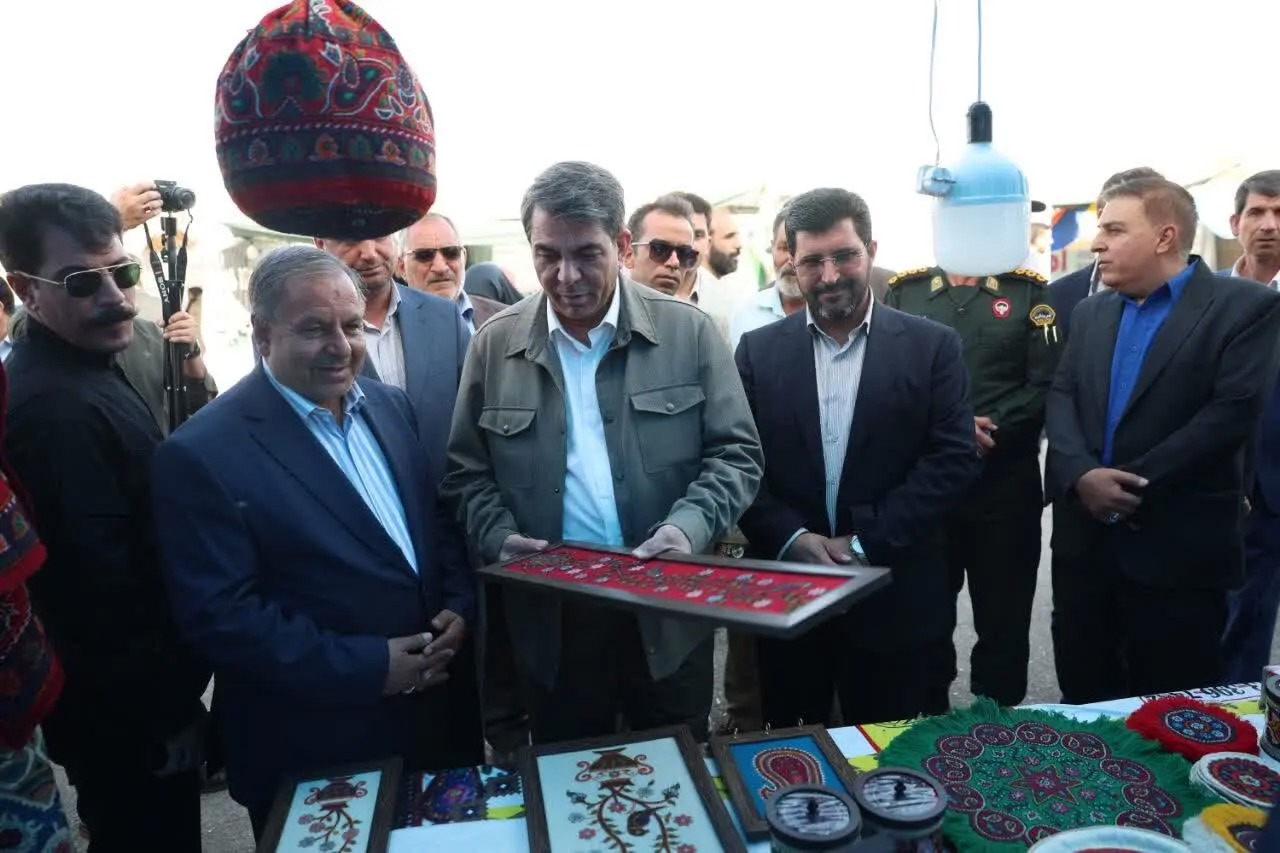 حضور استاندار کرمان در آئین اختتامیه جشنواره گندم نگار