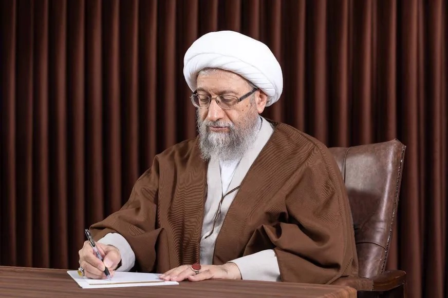 جمهوری اسلامی یکپارچه پای مقاومت ایستاده است