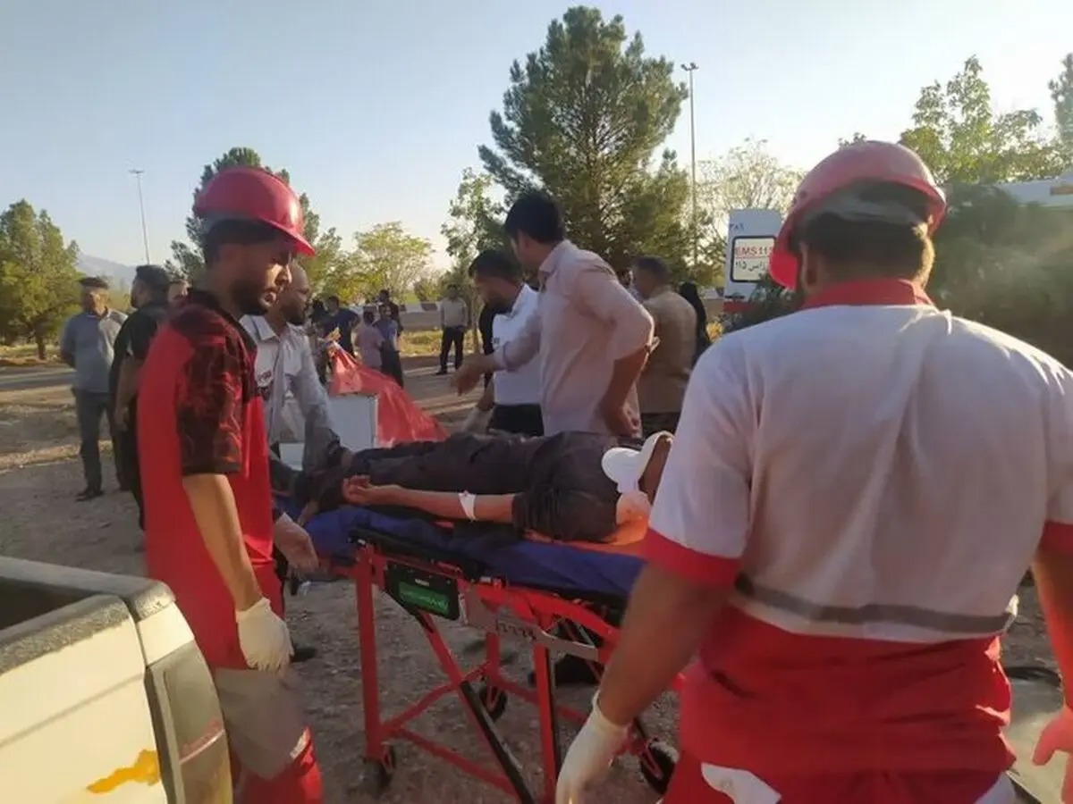۲ کشته و ۲۱ مصدوم در واژگونی وانت مزدا درجاده هفت‌باغ کرمان
