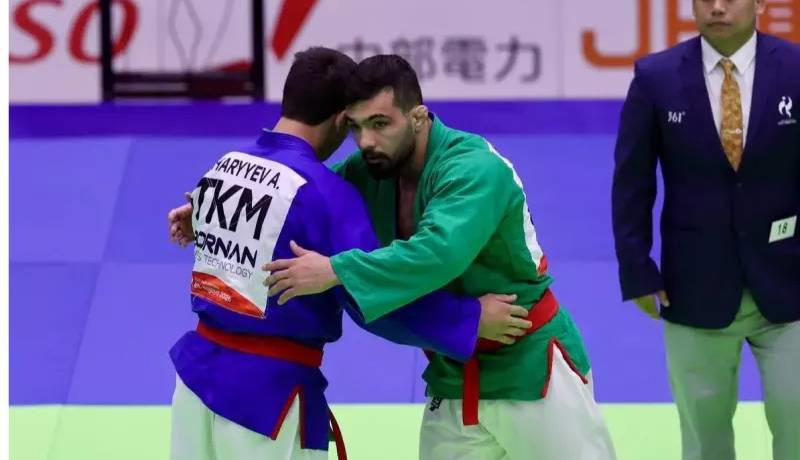 دو برادر به هم نرسیدند، رامین به تنهایی پای سکو