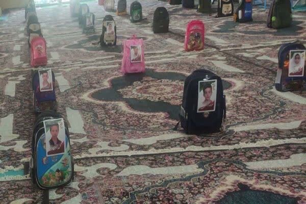 اهدای ۱۲۰۰ بسته لوازم‌التحریر در بم؛ ۱۳۴ دانش‌آموز به مدرسه بازگشتند