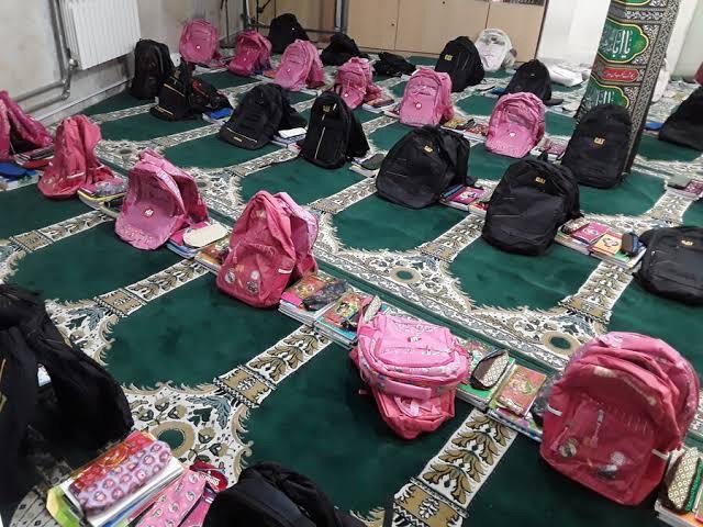 توزیع بسته تحصیلی در کهنوج
