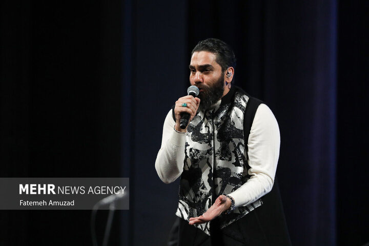 انتشار تک آهنگ «مادرم ایران» با صدای علی زندوکیلی