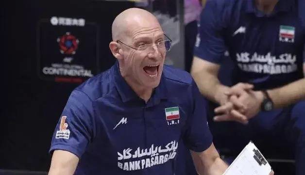 پیاتزا: دارم پیر می‌شوم، باید به آرزویم با ایران برسم