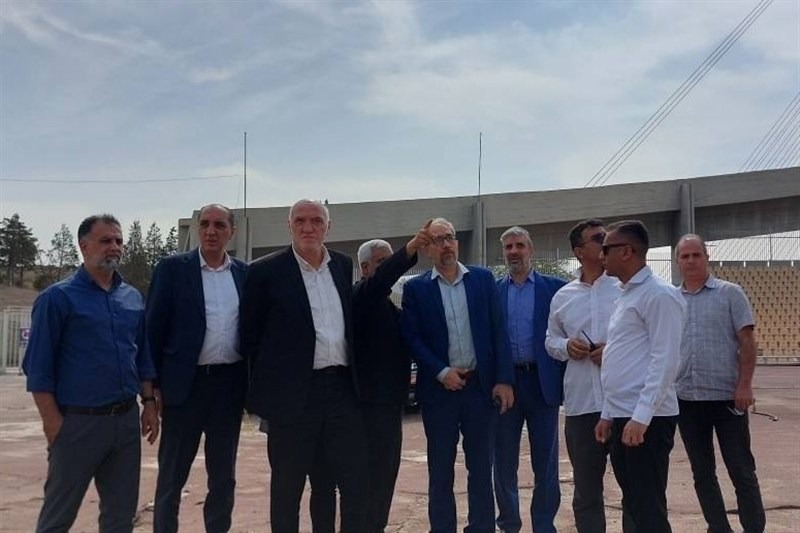 بازدید ستوده‌نژاد از آخرین وضعیت بازسازی چمن ورزشگاه تختی