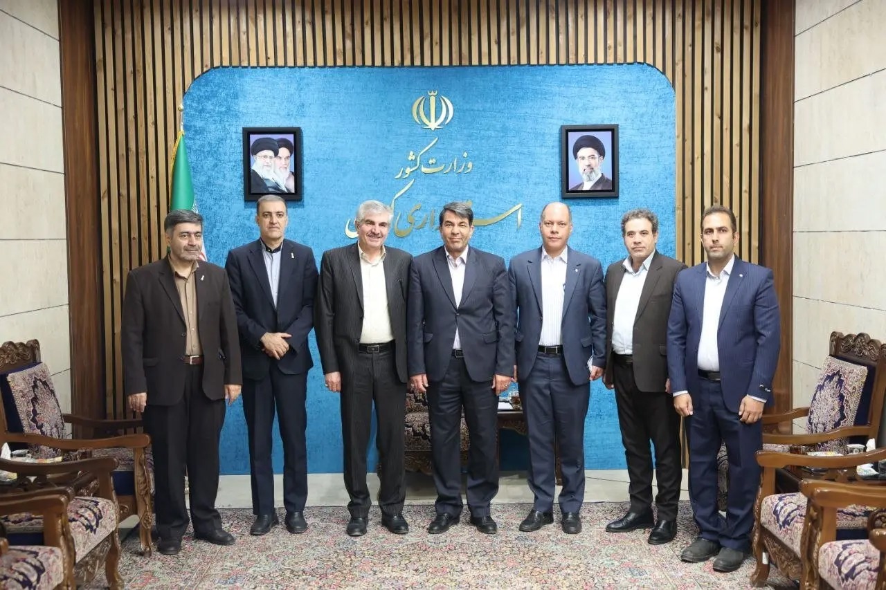 تأکید استاندار کرمان بر ضرورت ارتباط نزدیک دانشگاه علمی کاربردی با صنایع