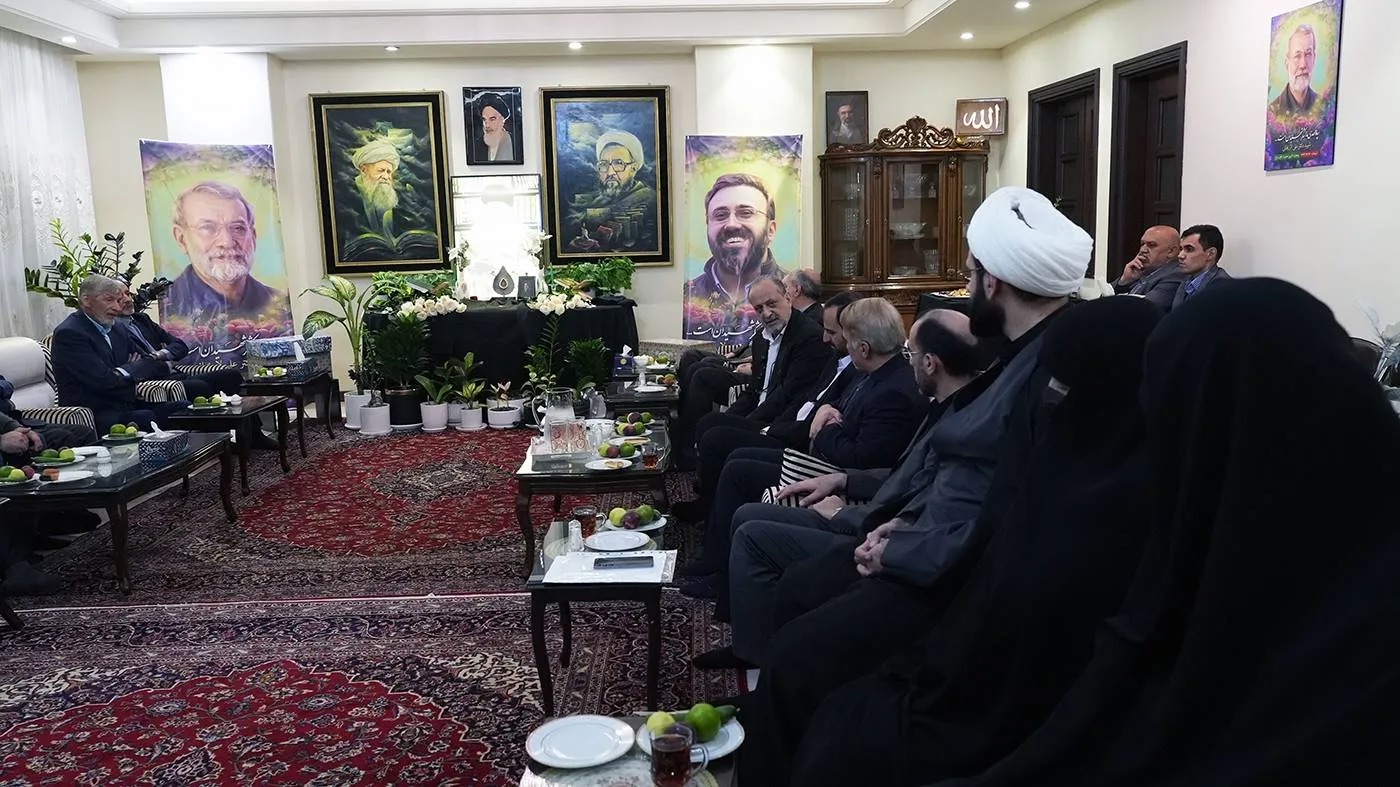 دیدار نمایندگان ادوار مجلس با خانواده شهید لاریجانی