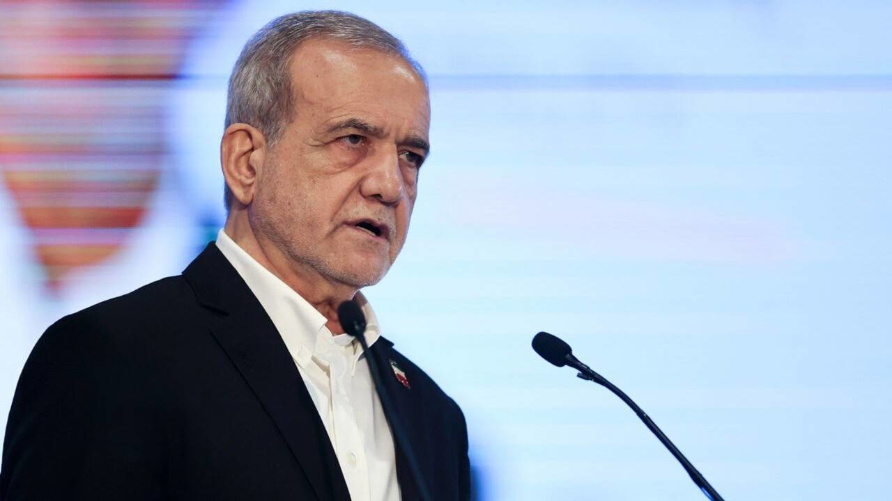 رئیس‌جمهور: دانشگاهیان می‌توانند راهگشای جامعه باشند