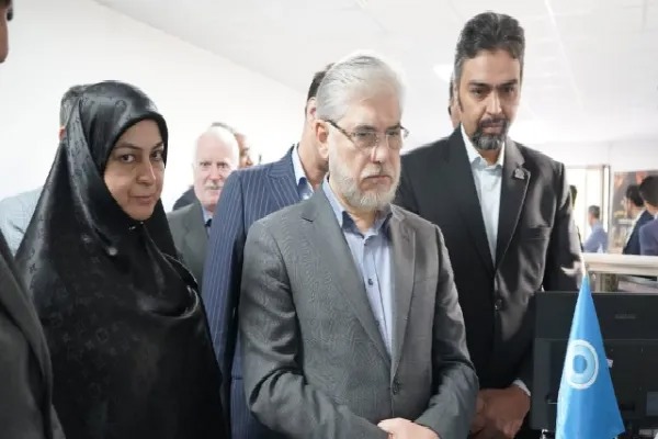 پیگیری مطالبات فعالان زیست‌بوم فناوری کرمان در بازدید وزیر علوم