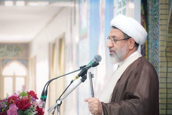 امام جمعه کرمان: تفرقه‌افکنی وتخریب نیروهای نظام، بازی درزمین دشمن است